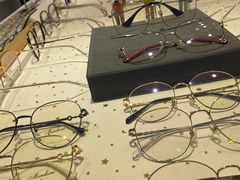 -宏宇眼镜蔡司依视路折扣店(兆佳眼镜城店)