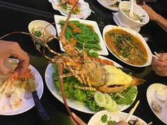 -J Daeng Seafood