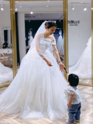 -予白婚纱礼服馆