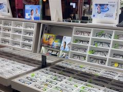 -MiRi眼镜连锁·蔡司·尼康控优点合作店(莘庄店)