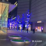 周边已是CBD核心地区,地铁一号线路过