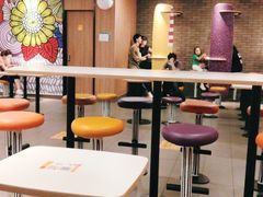 用餐区-麦当劳(杭州萧山京港国际店)