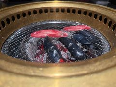 -山川小町·极番烧肉(新地假日广场店)
