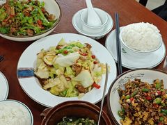 -湖南人家湘菜馆(镇江路店)