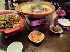 -富正毅三下锅·湘西韵味(天门山索道店)
