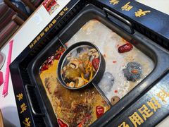 -老牌坊云南鱼豆花火锅(哈西万达店)