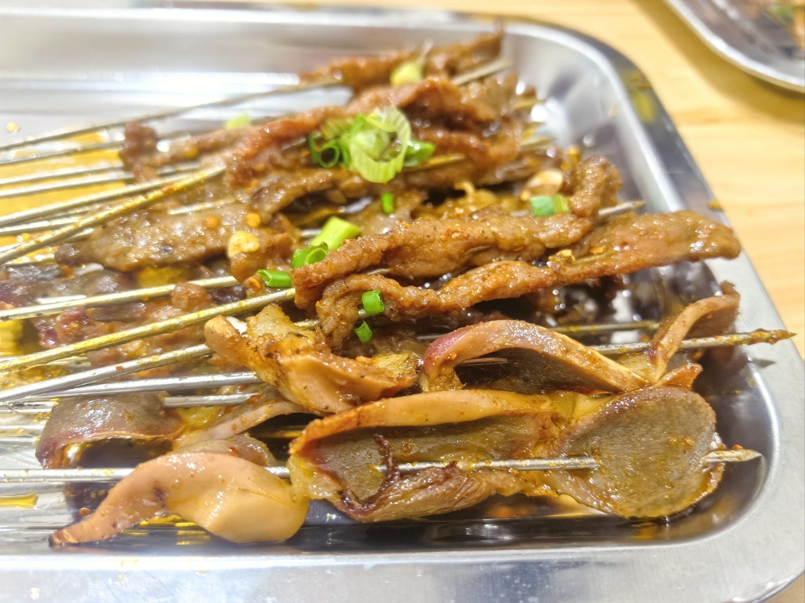 他们家的味道感觉有一点油卤,完全不是成都的那种烧烤味道还是挺好吃