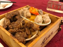牛仔骨拼排骨-天鲜阁·海鲜粤菜·33年老字号(石槎白云站店)