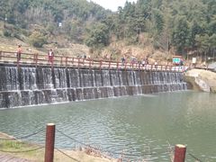-梅岭月亮湾山体公园