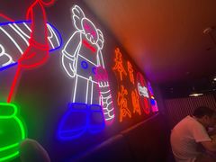 -虾弄弄海派小龙虾·牛羊蝎子火锅