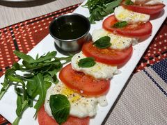 新鲜水牛芝士配番茄-Primo·丽莫意大利窑烤披萨