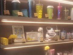 -星巴克臻选(上海今潮8弄店)
