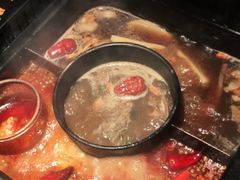 -老牌坊云南鱼豆花火锅(哈西万达店)