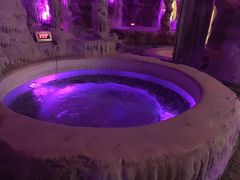 -泉城欧乐堡戏水湾艺术养生温泉