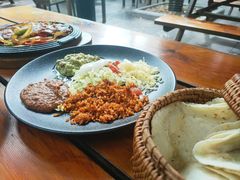 -Pistolera Mexican Cantina女枪手墨西哥餐厅(碧云路店)