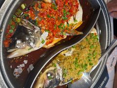 -阿瓦山寨·湘菜现炒·剁椒鱼头王(咸阳总店)