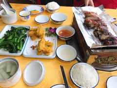 -东方之猪四更烤乳猪(金垦总店)