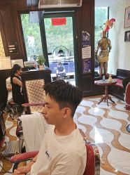-东方先生国潮男士理发馆