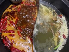 菌汤麻辣鸳鸯锅-宽板凳老灶火锅(簋街店)