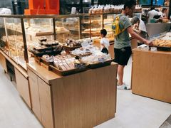 面包甜点陈列柜-Bread Talk 面包新语(荟聚店)