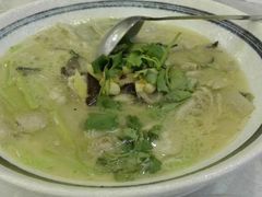 炖羊肉汤-巴扎美食·新疆菜·西域歌舞表演餐厅(新疆大厦店)