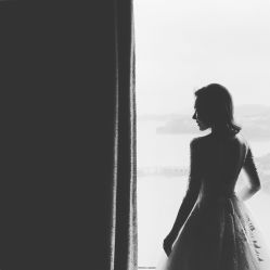 -艾米丽婚纱礼服