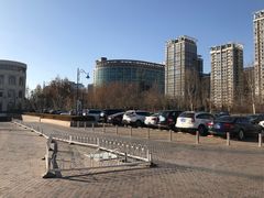 -蓝色港湾停车场