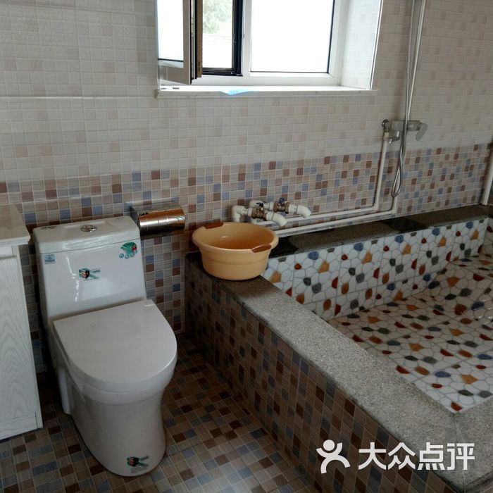 溢鑫源温泉农家院室内设泡池可容纳3-4人共用图片-北京更多酒店住宿