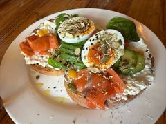 三文鱼牛油果吐司-Egg•Allday Brunch(襄阳北路店)
