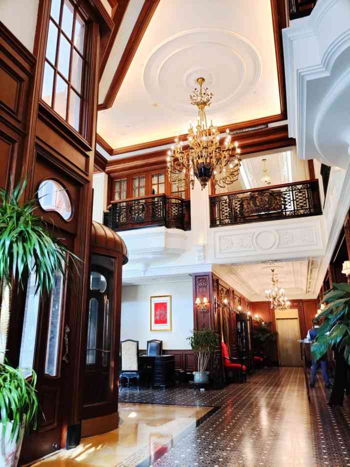 荣城酒家-"有腔调的午餐,有气质的餐厅,但是服务不是.