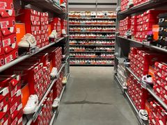 -NIKE北京赛特换季优惠店