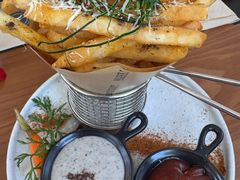 -Mark&Mars Restaurant