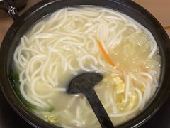 -灵芝妹子海鲜米线(香炉礁山姆店)