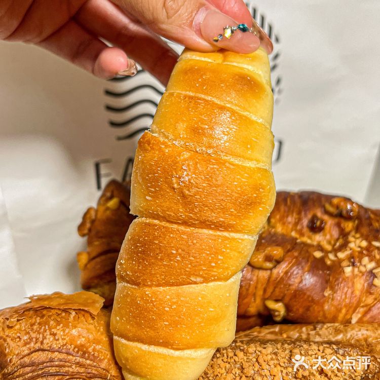 火爆魔都的面包店今天终于在南京排到啦