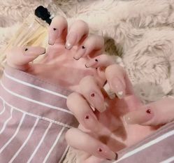 -悦指间美甲美睫