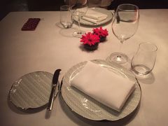 餐具摆设-牛排坊(成都群光君悦酒店)