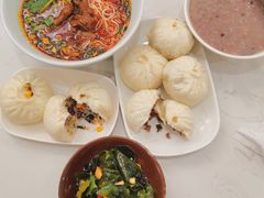 -李与白包子铺(桐梓林店)