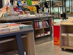 -新华书店(保利水城店)