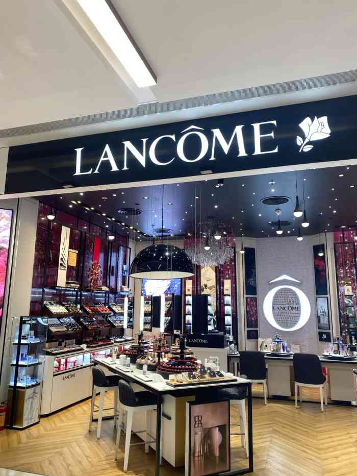 群光广场-"汕头群光汇是台湾上市公司蓝天集团所成立的.