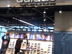 -adidas(印象城购物中心店)