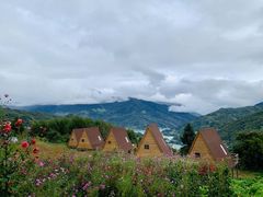 -硗碛藏寨·神木垒景区