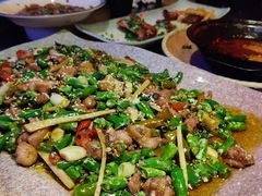 酒馆大盘兔-醉小酒馆·川菜·江湖菜·重庆菜(观音桥旗舰店)