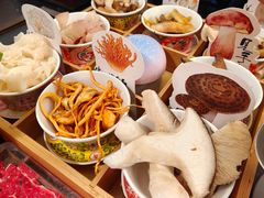 -菌自由丨野生菌火锅特色庭院餐厅(丽江古城店)