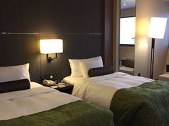 -上海滴水湖皇冠假日酒店