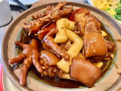 砂锅焗猪蹄凤爪-吕氏焗小鲜•花园餐厅(八大关店)