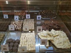 -VENCHI 闻绮(北京国贸商城店)