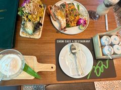 -Chom Cafe and Restaurant