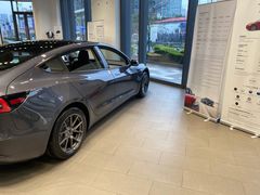 -TESLA 特斯拉(上海太古汇体验店)