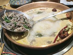 -洱火云南酸菜牛肉火锅(石景山当代商城店)