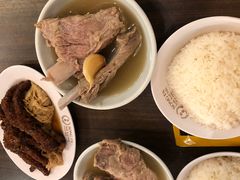 焖凤爪与腐竹-松發肉骨茶(先得坊店)